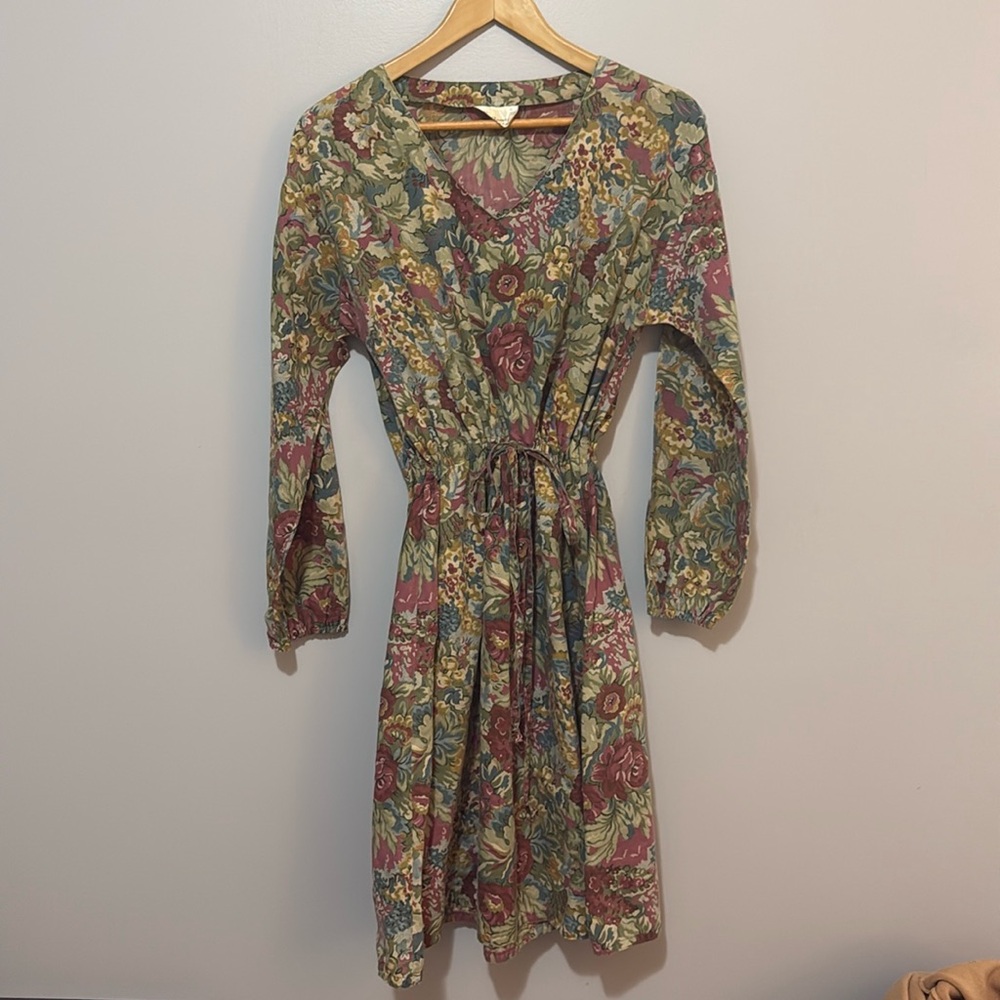 VINTAGE FLORAL DRESS